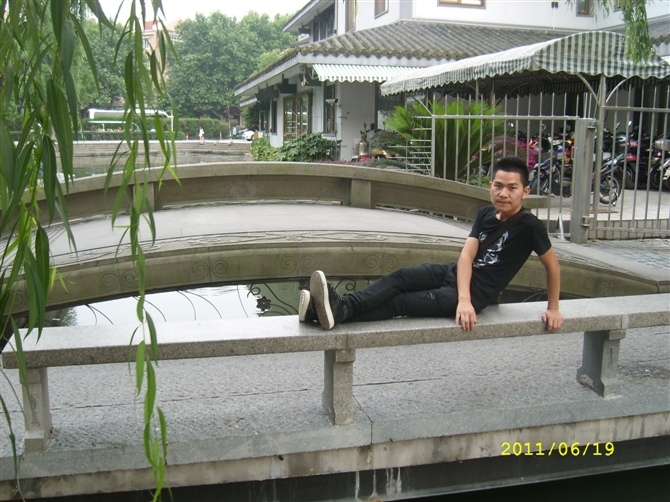 东哥的第一张照片--武汉交友中心